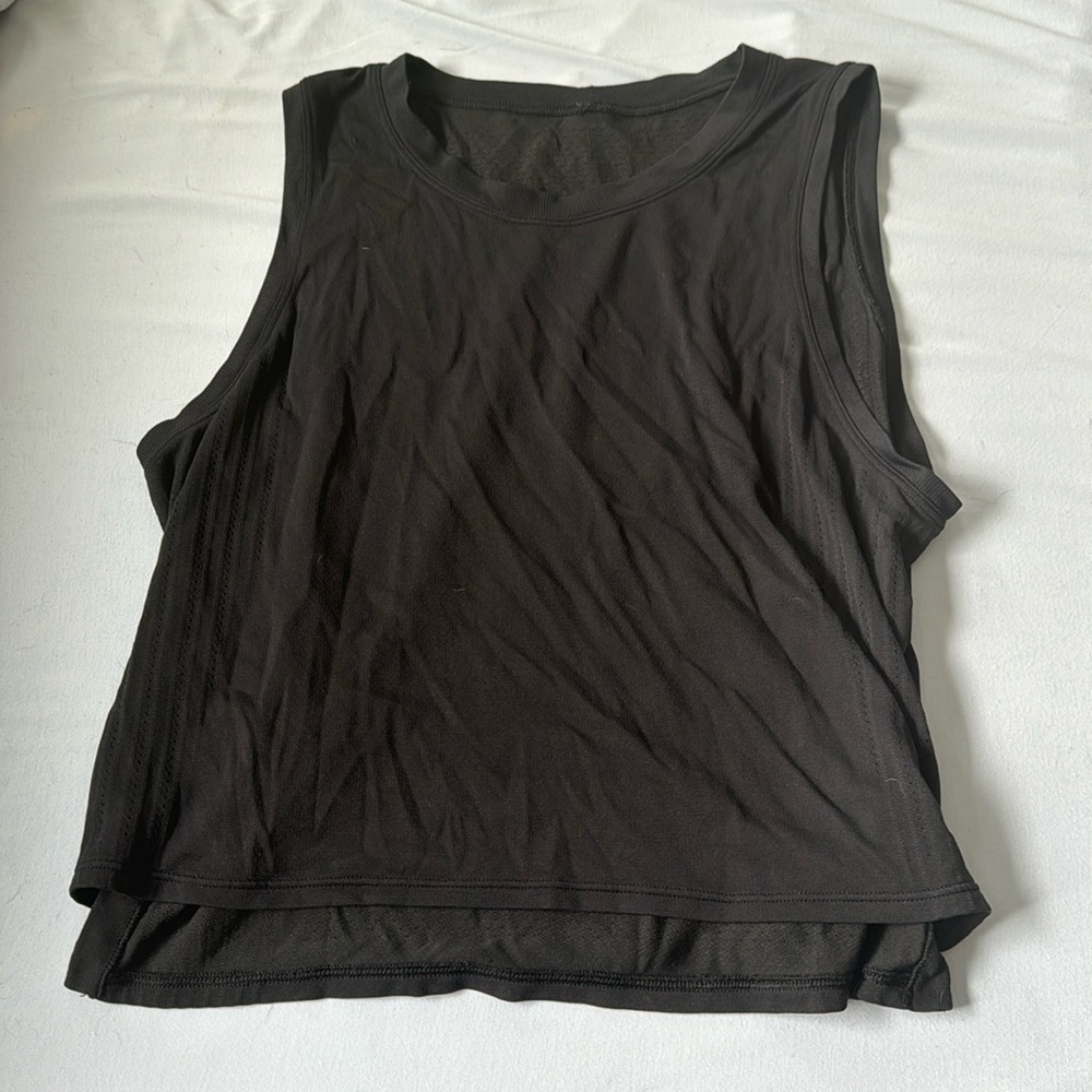 Lululemon cropped muscle tank for sale (size 8)